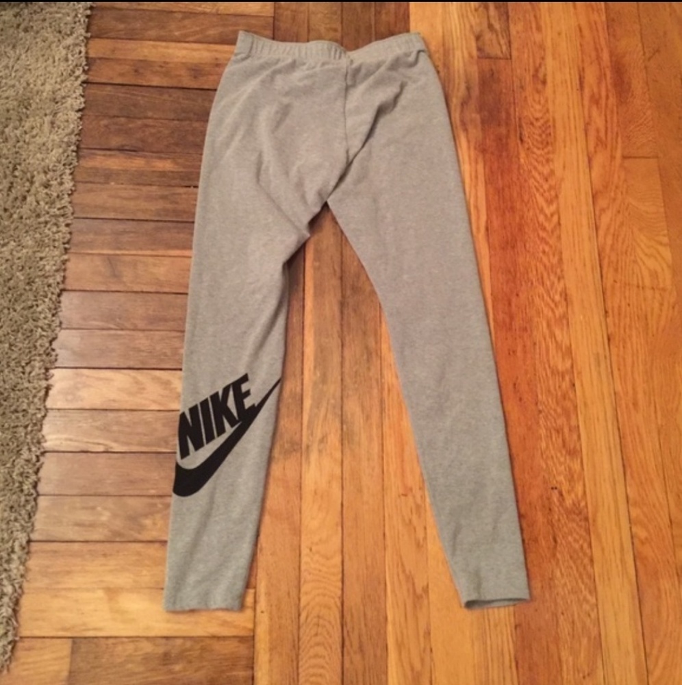 Gray nike leggings